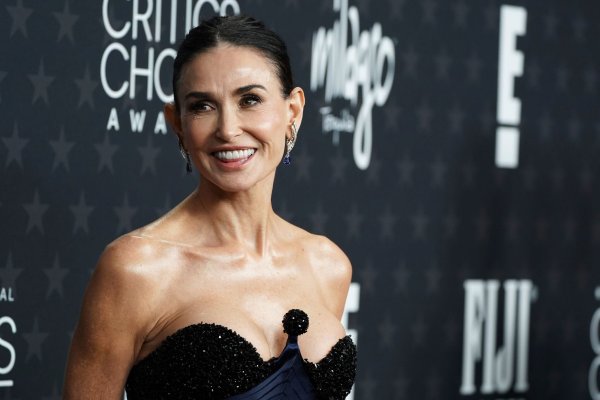 Demi Moore konnte auch bei den Critics Choice Awards triumphieren. - © Jordan Strauss/Invision/AP/dpa