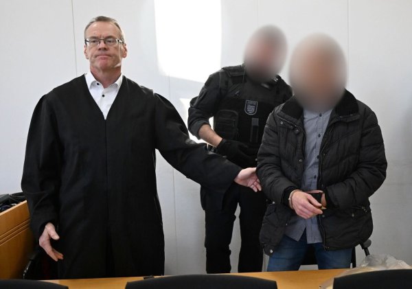 Mordfall Valeriia: Die Verteidigung des verurteilten 37-Jährigen geht in Revision. (Archivbild) - © Hendrik Schmidt/dpa