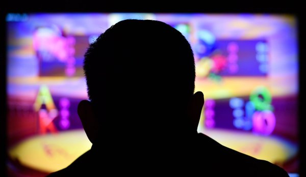 Spielsucht: Eine Herausforderung für Betroffene und ihre Angehörigen. - © Arne Dedert/dpa