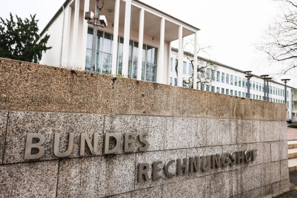 Der Bundesrechnungshof übt deutliche Kritik an Klingbeils Haushalt. (Archivbild) - © Oliver Berg/dpa