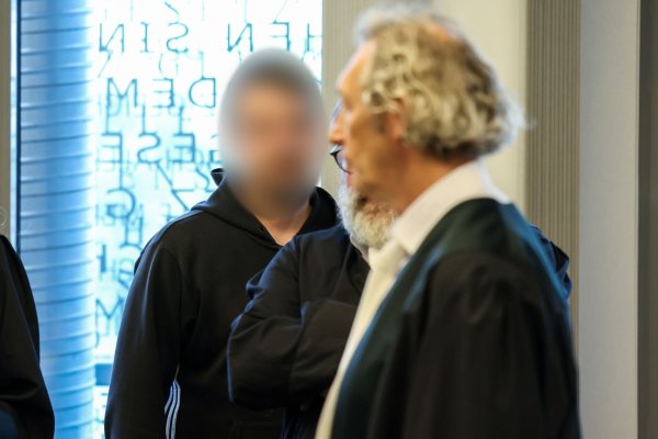 Der Kommissariatsleiter wurde nach einer Panne bei Brandermittlungen versetzt. (Archivbild) - © Christoph Reichwein/dpa
