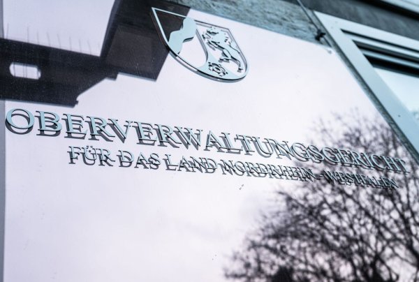 Das NRW-OVG hat zwei Kliniken im Rheinland im Streit um den NRW-Klinikplan recht gegeben. (Archivbild) - © Guido Kirchner/dpa