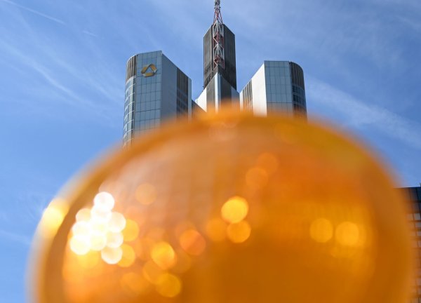 Im Visier der Italiener: Deutschlands zweitgrößte Privatkundenbank. (Archivbild) - © Arne Dedert/dpa
