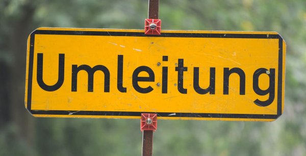 Die A565 wird auf einem Streckenabschnitt für neun Tage voll gesperrt. (Symbolbild) - © Tim Brakemeier/dpa