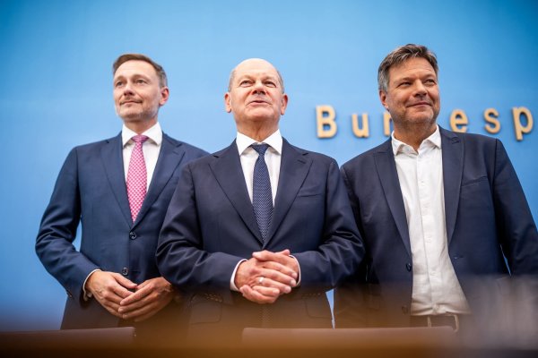 Wollen nochmal anpacken: Lindner, Scholz, Habeck. (Archivbild) - © Michael Kappeler/dpa