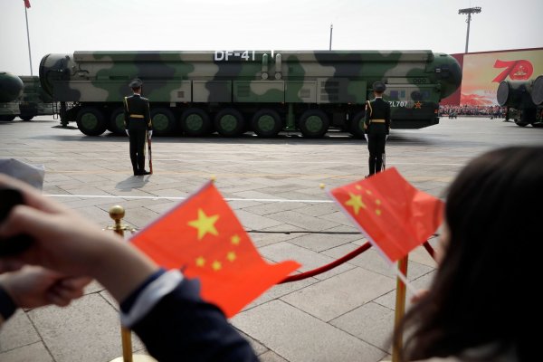 Der letzte bekannte Test einer Interkontinental-Rakete unter solchen Bedingungen durch China ist Jahrzehnte her. (Archivbild) - © Mark Schiefelbein/AP/dpa