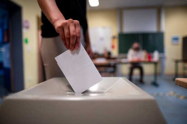 Der Termin für die Kommunalwahlen in NRW steht fest: Es ist der 14. September 2025. (Symbolbild) - © Fabian Strauch/dpa