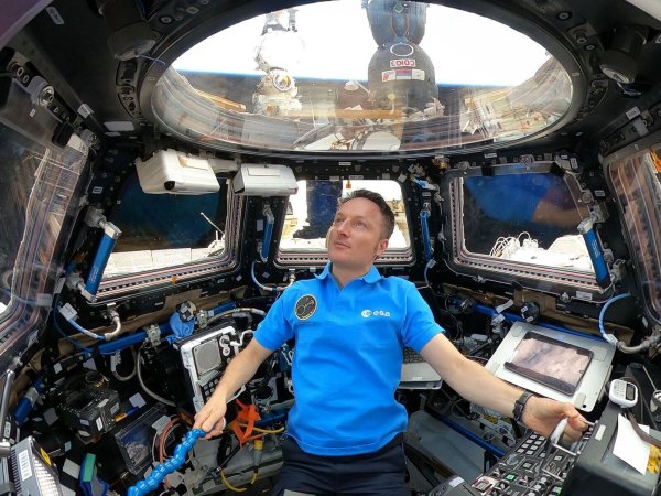 In Köln wird jetzt eine Mond-Trainingsanlage für Astronauten eröffnet, die wesentlich auf eine Initiative von Matthias Maurer zurückgeht. (Archivbild) - © -/NASA/ESA-M.Maurer/dpa