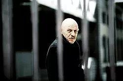 Hat Lust auf Menschen – als Schauspieler und als Arzt: Joe Bausch kommt am Samstag in die Residenz und hält im Detmolder Sommertheater einen Vortrag. - © Foto: Wolfgang Schmidt