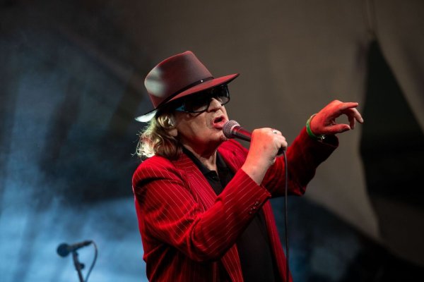 Panikrocker Udo Lindenberg bereitet der Umgang mit den aktuellen Kriegen und Krisen schlaflose Nächte. (Archivbild) - © Fabian Strauch/dpa