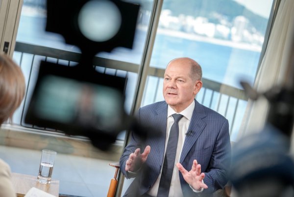 Scholz: SPD und ich wollen gemeinsam gewinnen. - © Kay Nietfeld/dpa