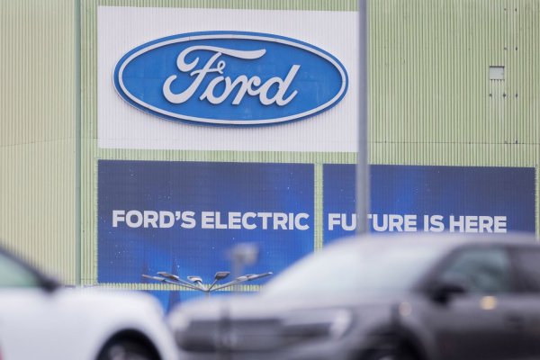 Insgesamt peilt Ford in Europa den Abbau von 4.000 Stellen an, 800 davon in Großbritannien und 300 in anderen EU-Staat. - © Rolf Vennenbernd/dpa