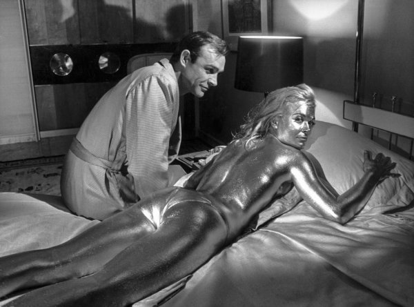 Vic Flicks Gitarrenspiel war in den 60er Jahren in mehreren James-Bond-Filmen zu hören, auch in «Goldfinger» von 1964. - © Str/KEYSTONE/dpa