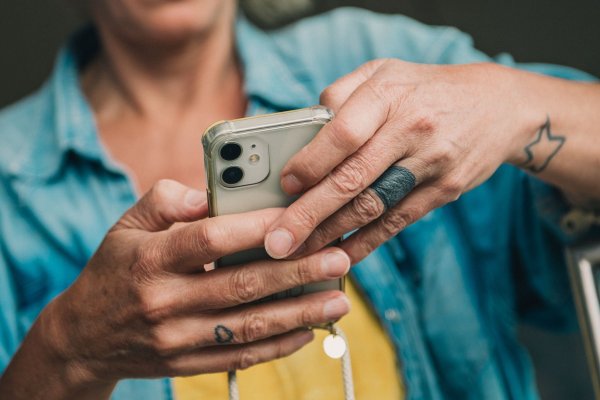 Content-Vorschläge zurücksetzen, bitte: In den kommenden Wochen soll das neue Feature bei Instagram weltweit ausgerollt werden. - © Zacharie Scheurer/dpa-tmn