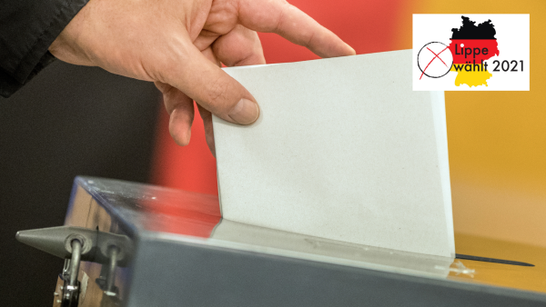 Bis 18 Uhr sind die Wahlbüros geöffnet, erst danach beginnen die Auszählungen. - © Michael Kappeler/dpa