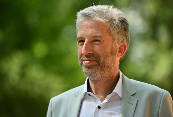 Nach einem Eklat rund um seine Verwendung des «N-Wortes» am Rande einer Migrationskonferenz verabschiedete sich Tübingens Oberbürgermeister Boris Palmer in eine Auszeit. Nun ist er wieder da. - © Jan-Philipp Strobel/dpa