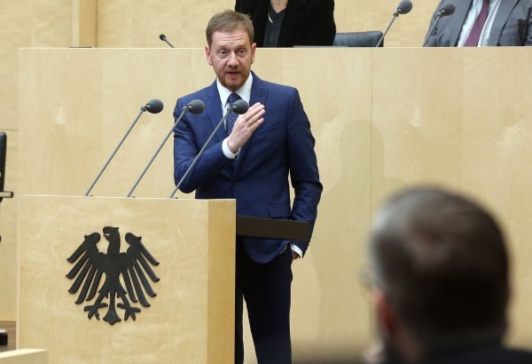 Sachsens Ministerpräsident Michael Kretschmer will auch eigenes Erdgas in der Nordsee erschließen. - © Wolfgang Kumm/dpa