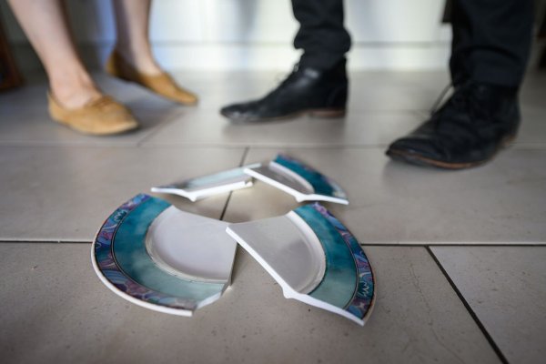 Häusliche Gewalt - © Foto: Sebastian Gollnow/dpa