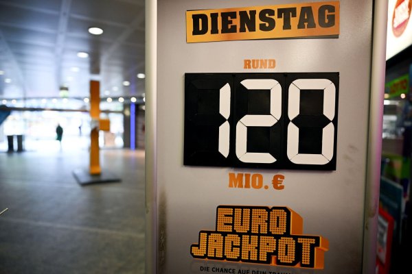 Nächste Chance am Dienstag: Der Höchstgewinn im Eurojackpot liegt bei 120 Millionen Euro. (Symbolbild) - © Federico Gambarini/dpa