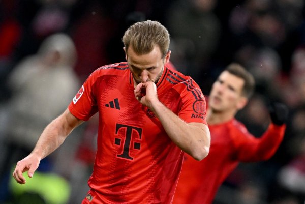 Wieder sicher vom Punkt: Harry Kane nach dem verwandelten Elfmeter zum 1:0. - © Sven Hoppe/dpa
