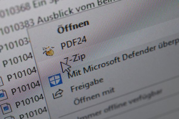 Sicherheitsleck bei 7-Zip: Nutzerinnen und Nutzer sollten die Software dringend auf den neuesten Stand bringen. - © Zacharie Scheurer/dpa-tmn