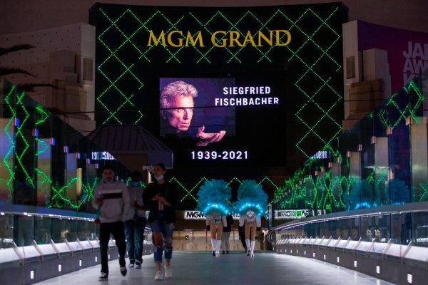 Siegfried Fischbacher - © Foto: Steve Marcus/Las Vegas Sun/AP/dpa