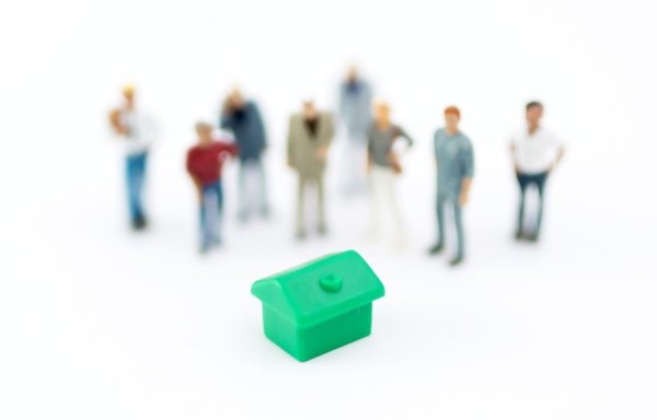 Eigentümerversammlung Vertagung Einladung Urteil - © Foto: Alexander Heinl/dpa-tmn