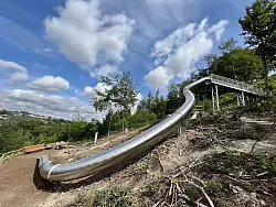 35 Meter lang ist Big Sam im Aatal, die Rutsche &uuml;berwindet dabei einen H&ouml;henunterschied von 15 Metern. - &copy; Jens Reddeker