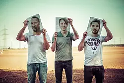 Das Hanno Busch Trio und Matthew Halpin geben am Freitag, 21. März, ein exklusives Konzert im Red Horn District. - © Lena Semmelroggen