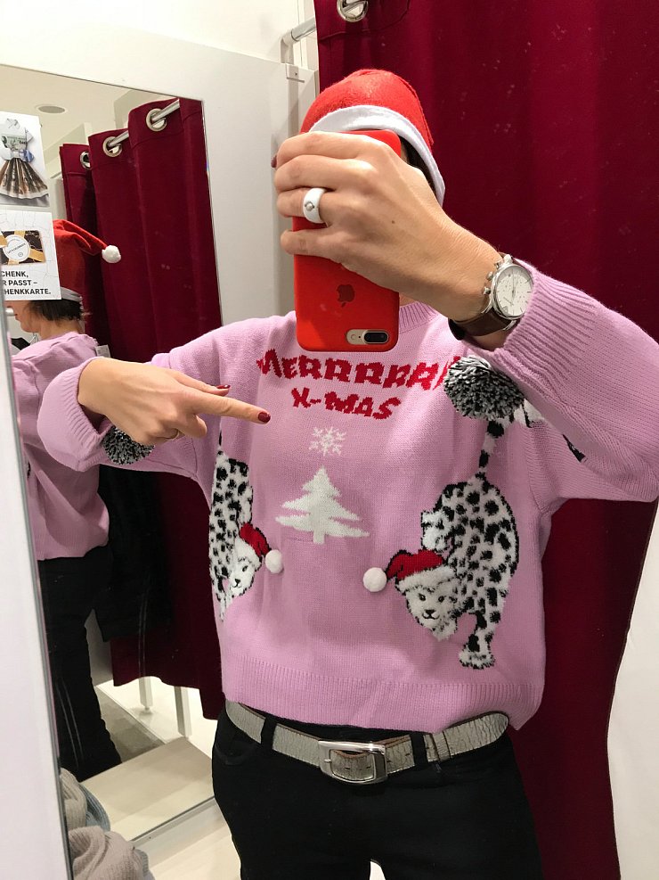 Bei den Weihnachtspullis nach amerikanischem Vorbild werden oft die hässlichsten Designs kombiniert. - © Sandra Castrup