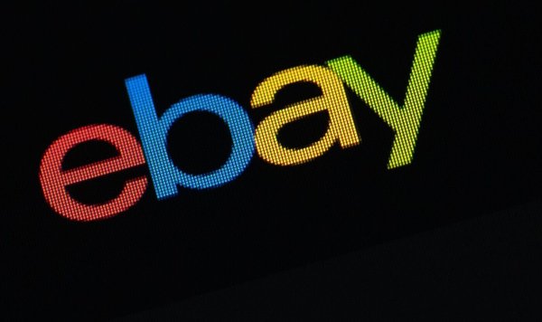 Eine Initiative aus Deutschland soll dafür sorgen, dass Ebay wieder attraktiver wird. - © Silas Stein/dpa