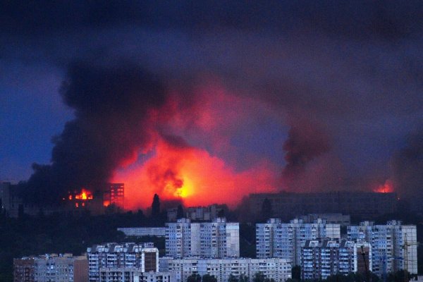 Die ostukrainische Großstadt Charkiw ist immer wieder Ziel russischer Luftangriffe. - © Anatolii Lysianskyi/AP/dpa