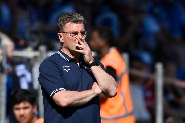 Dieter Hecking will mit Bochum wieder aufsteigen. - © Anke Waelischmiller/dpa
