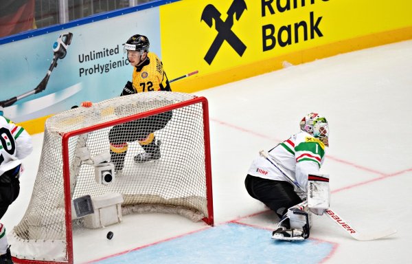 Dominik Kahun erzielte beim klaren Auftaktsieg gegen Ungarn den ersten WM-Treffer. - © Henning Bagger/Ritzau Scanpix/AP/dpa