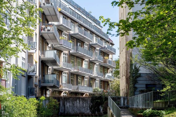 Werden oft von Hausverwaltungen betreut: Mehrparteienhäuser. - © Zacharie Scheurer/dpa-tmn