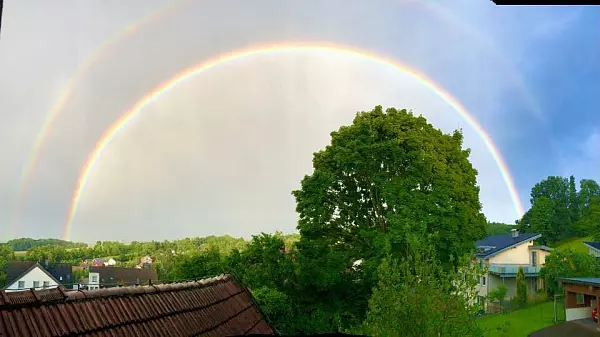 Ein doppelter Regenbogen über Lippe. - © Markus Gruntgens