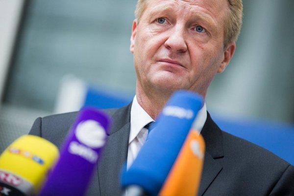 Innenminister Ralf Jäger will dem belgischen Flüchtlingscasting einen Riegel vorschieben. - © Privat