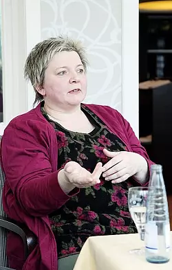 Hört viel Lob der Besucher: Andrea Ostheide, Inhaberin des Handarbeitsgeschäfts "Andrea’s Glücksmasche" im Herzen Bad Meinbergs.