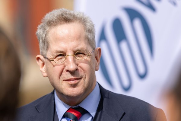 Der ehemalige Verfassungsschutzpräsident Hans-Georg Maaßen. - © Michael Reichel/dpa/Archivbild