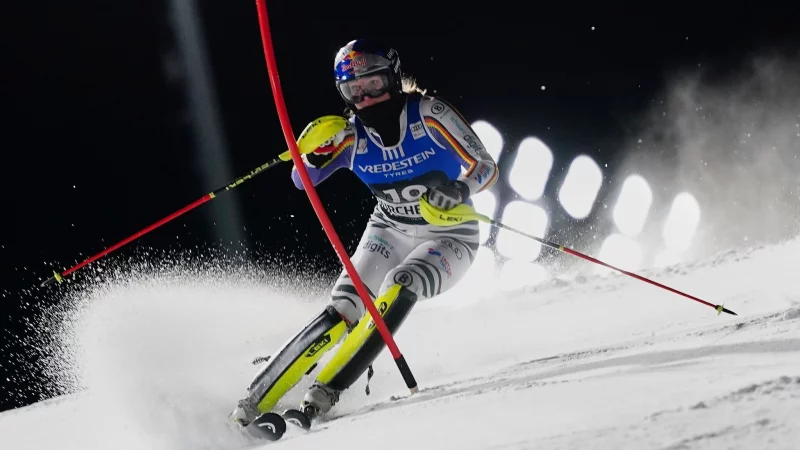 Emma Aicher war nach ihrem Abfahrtssieg von St. Moritz auch im Slalom von Courchevel bestens aufgelegt. - &copy; Pier Marco Tacca/AP/dpa