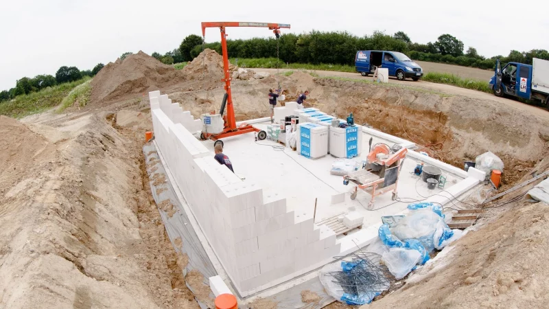 Wer keinen Keller braucht, kann kr&auml;ftig sparen, verliert daf&uuml;r aber die Option auf mehr Stauraum. - &copy; picture alliance / dpa-tmn