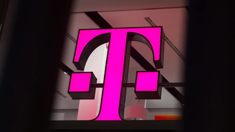 Vorsicht! Über Phishing-Mails versuchen Betrüger derzeit an persönliche Daten von Telekom-Kunden zu gelangen. - © Rainer Jensen/dpa/dpa-tmn