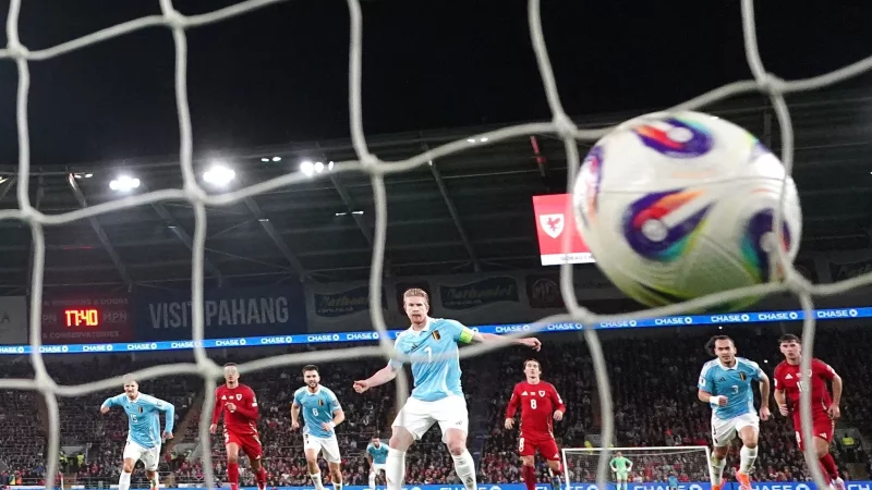 Kevin De Bruyne verwandelte zwei Elfmeter für Belgien - © David Davies/PA Wire/dpa