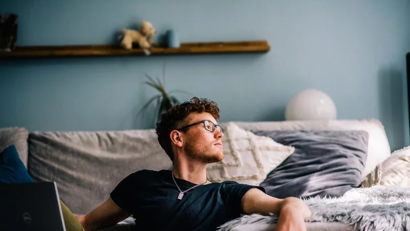 Vergleichen geh&ouml;rt zur menschlichen Natur. Problematisch wird es, wenn Vergleiche zur Selbstabwertung f&uuml;hren. - &copy; Zacharie Scheurer/dpa-tmn