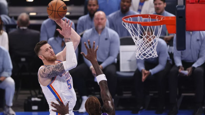 Isaiah Hartenstein wird den Oklahoma City Thunder vorerst fehlen, - © Nate Billings/AP/dpa