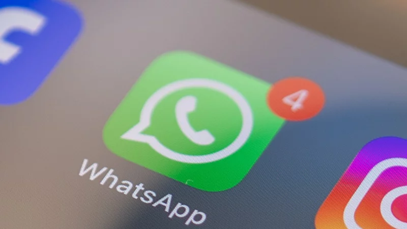 Profil?Infos bei WhatsApp lassen sich nun mit Emojis und Text aufpeppen – die Funktion wird schrittweise ausgerollt. - © Nico Tapia/dpa-tmn