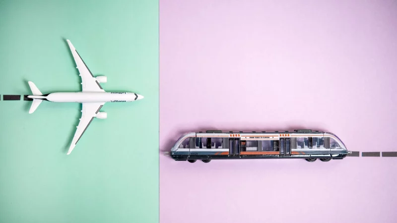 Flug oder Zug: Welches Verkehrsmittel hat auf dem Weg nach London die Nase vorn? - &copy; Zacharie Scheurer/dpa-tmn