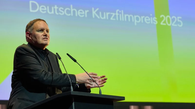 Kultursenator Carsten Brosda bei der Verleihung des Deutschen Kurzfilmpreises. - &copy; Georg Wendt/dpa
