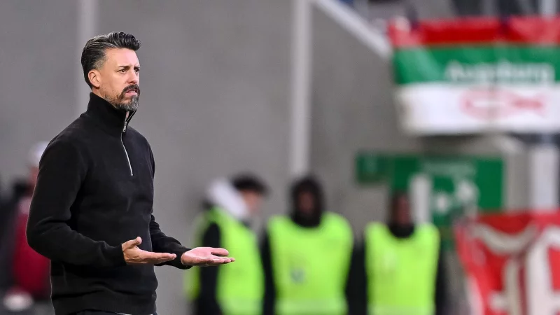 Und nun? Sandro Wagner beim Augsburger Untergang gegen Leipzig. - &copy; Harry Langer/dpa