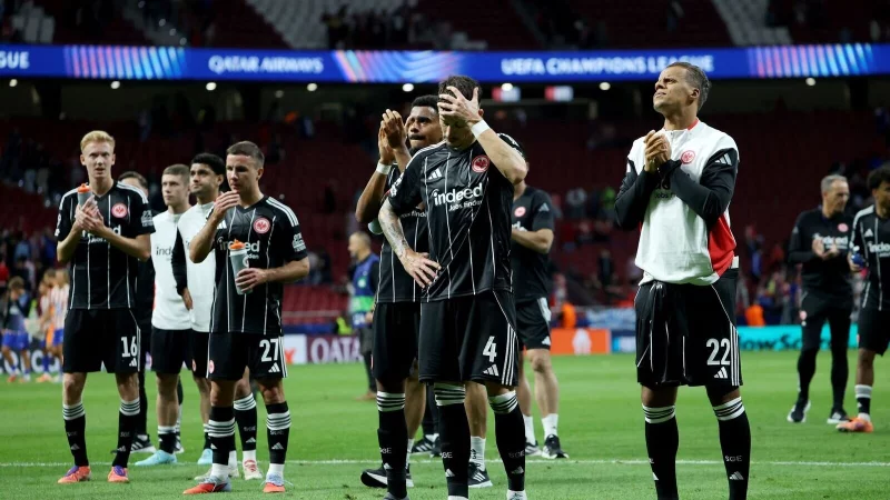 Eintracht Frankfurt hat in Madrid eine Lehrstunde erhalten. - © Canales Carvajal/dpa